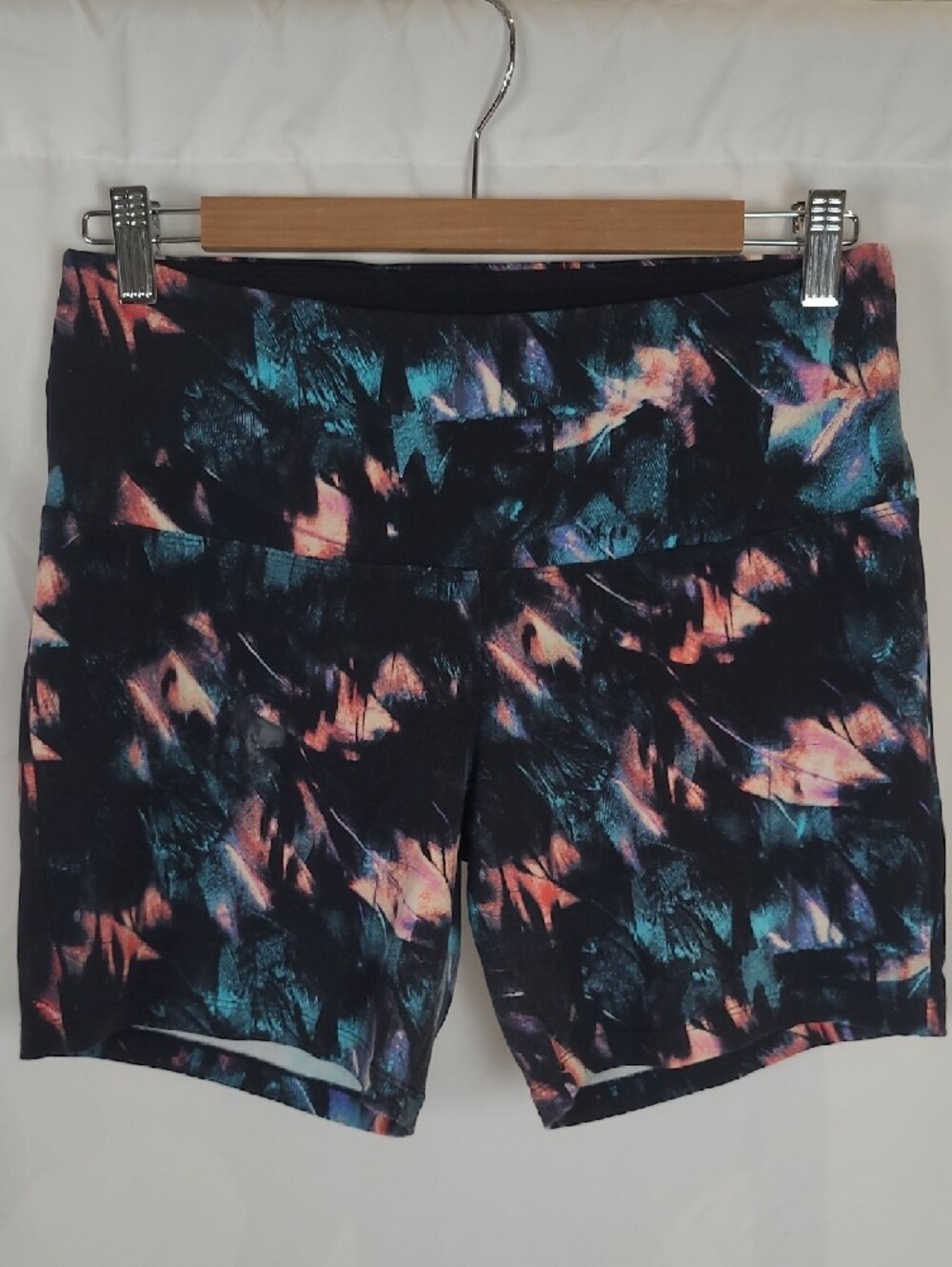 Tuff Athletics High-Waisted Patterned Bike Shorts Size medium